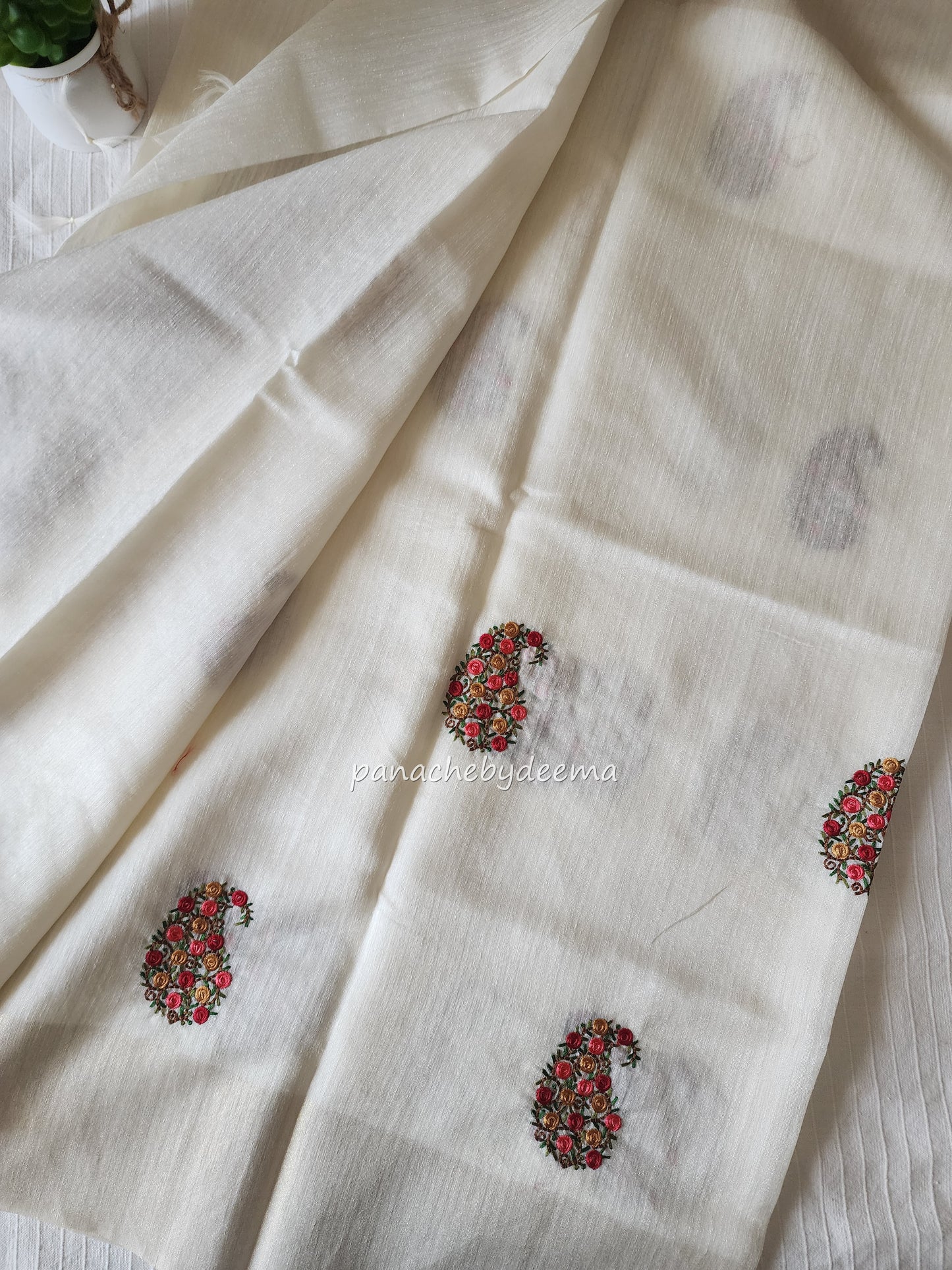 Beautiful semi Jute silk saree with thread embroidery | Offwhite | W1