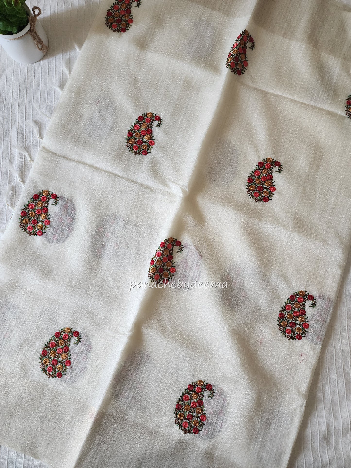 Beautiful semi Jute silk saree with thread embroidery | Offwhite | W1