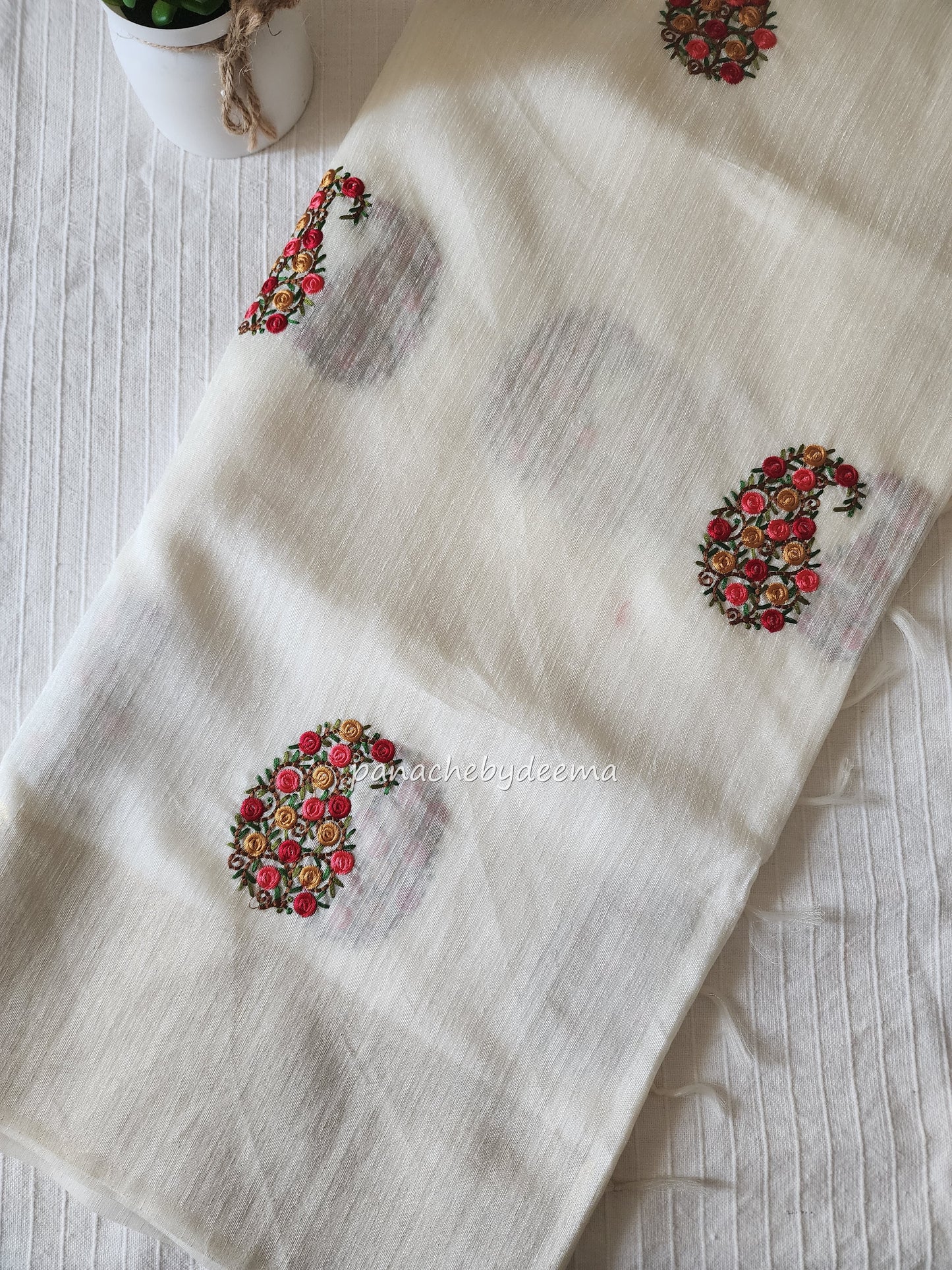 Beautiful semi Jute silk saree with thread embroidery | Offwhite | W1
