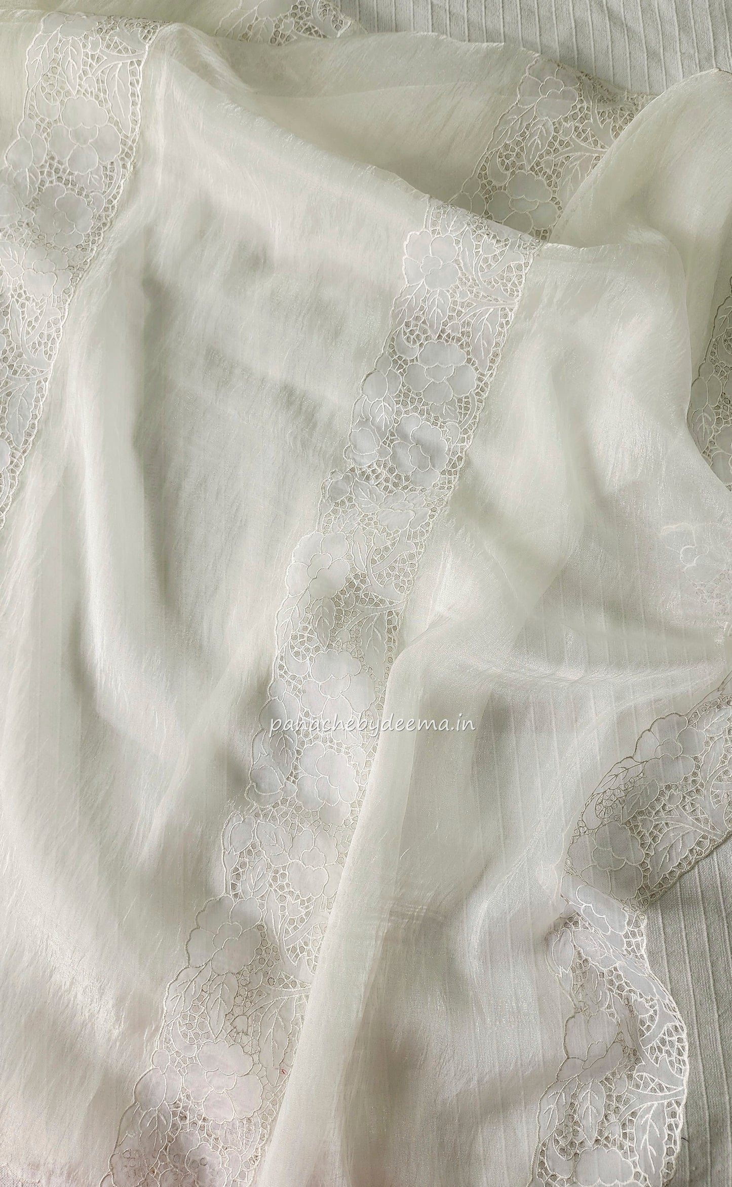 Tissue orgnaza saree with scallopped and cutwork borders | HC100 |Milky white/Offwhite