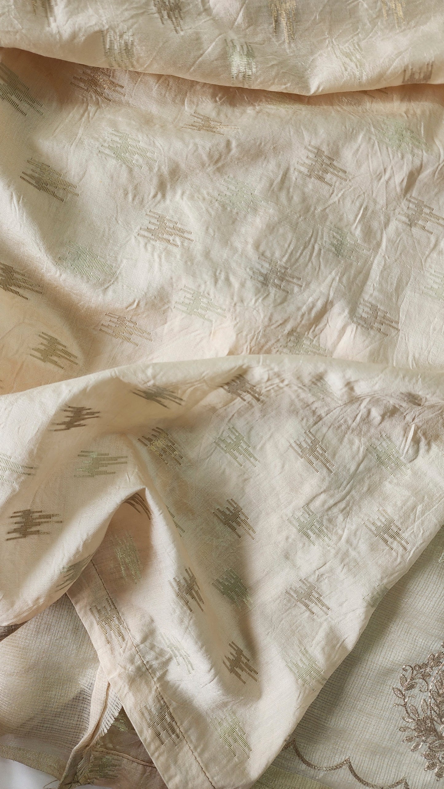 Silky kota saree with floral jaal embroidery | Offwhite | W1