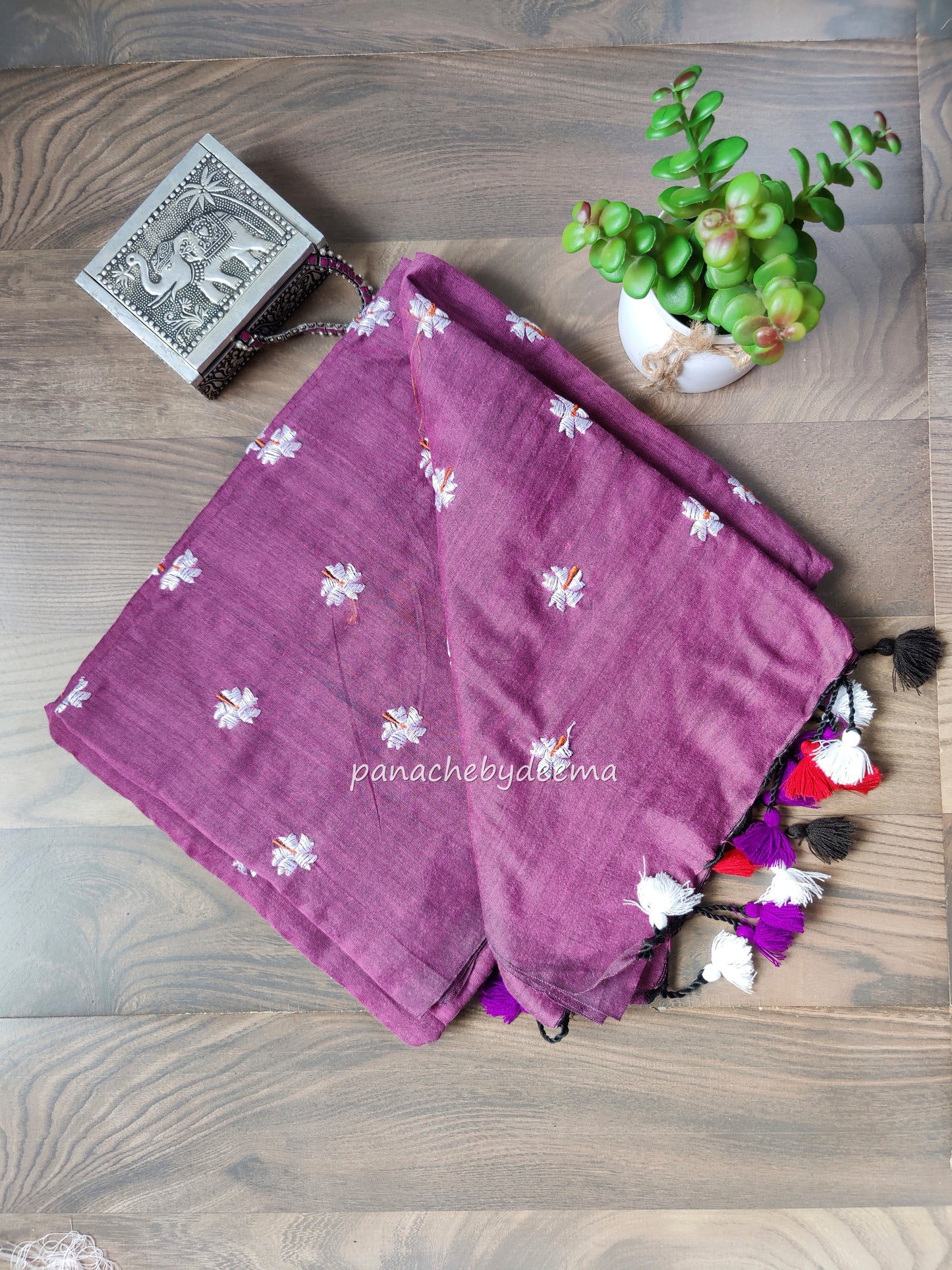 Mul cotton saree with flower embroidery | Light purple | K4