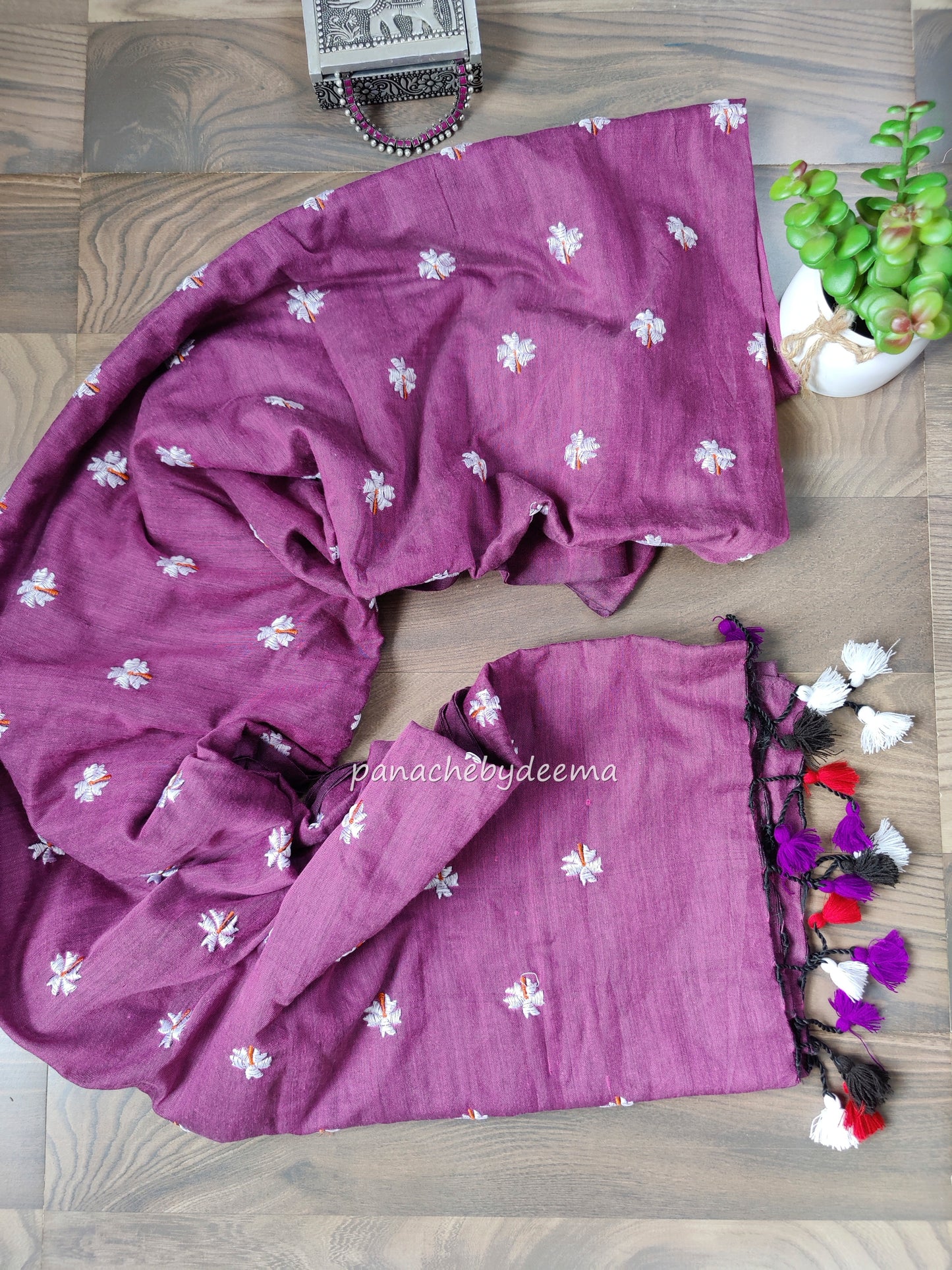 Mul cotton saree with flower embroidery | Light purple | K4