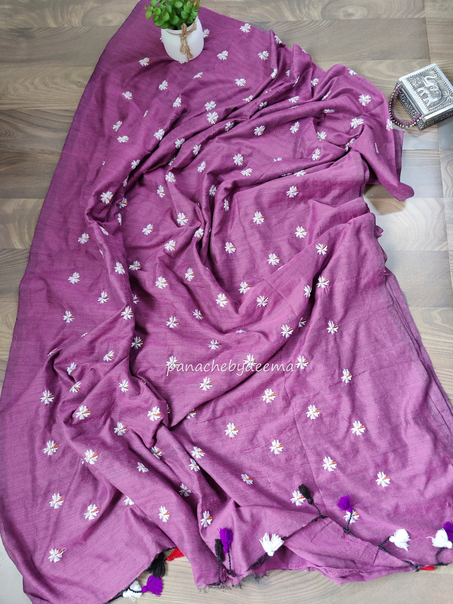 Mul cotton saree with flower embroidery | Light purple | K4