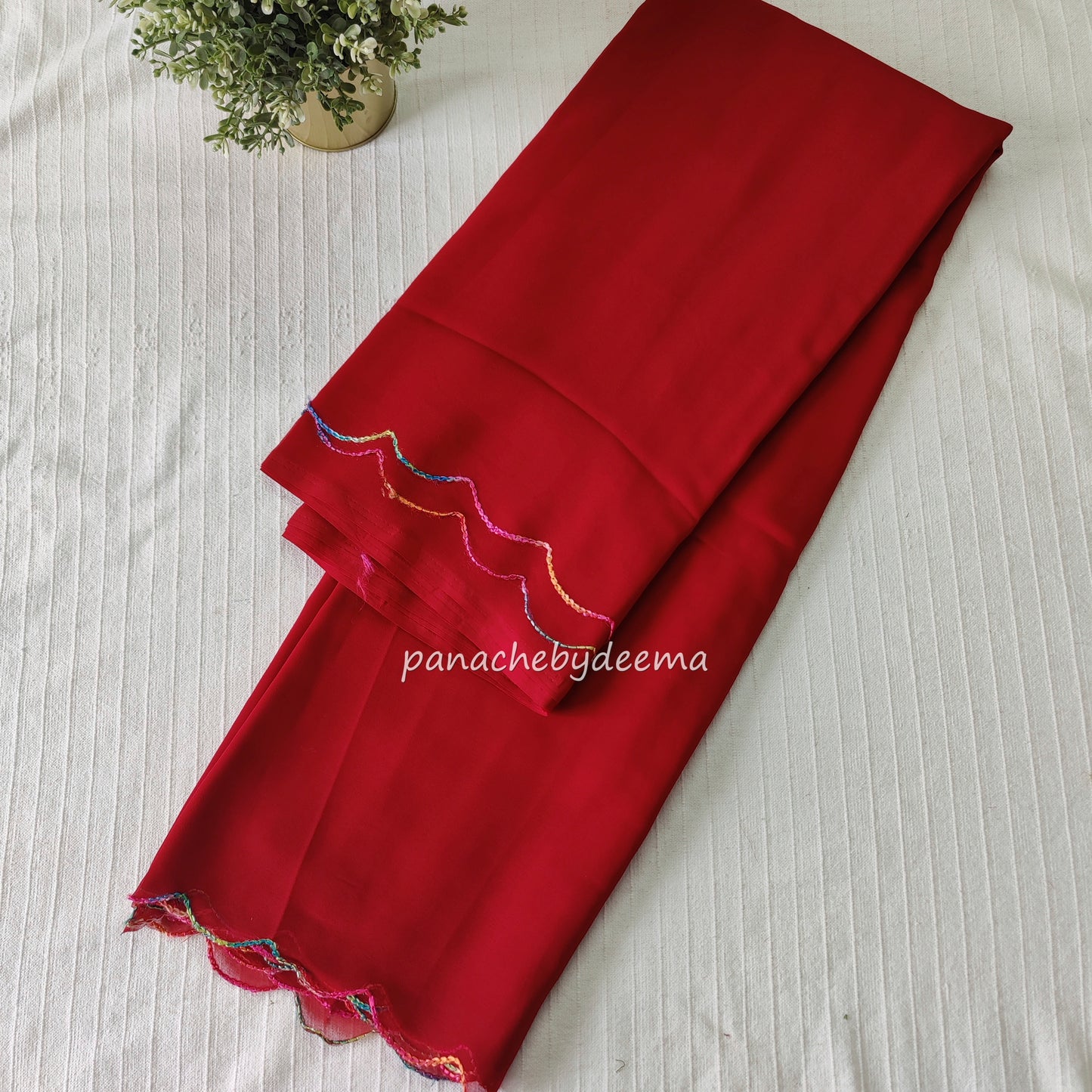 Beautiful georgette plain saree with scalloped borders, comes with heavy embroidery and sequins work blouse| Chilli red|S6