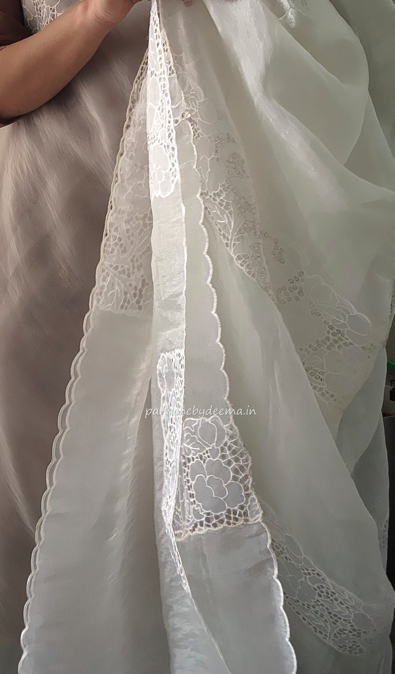 Tissue orgnaza saree with scallopped and cutwork borders | HC100 |Milky white/Offwhite