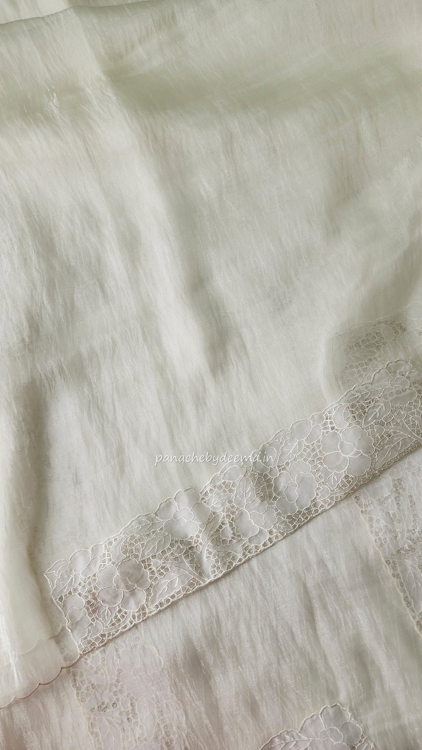 Tissue orgnaza saree with scallopped and cutwork borders | HC100 |Milky white/Offwhite