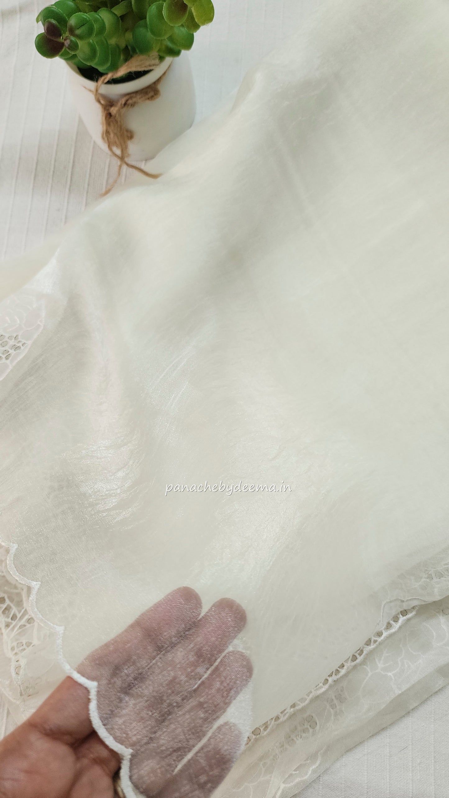 Tissue orgnaza saree with scallopped and cutwork borders | HC100 |Milky white/Offwhite