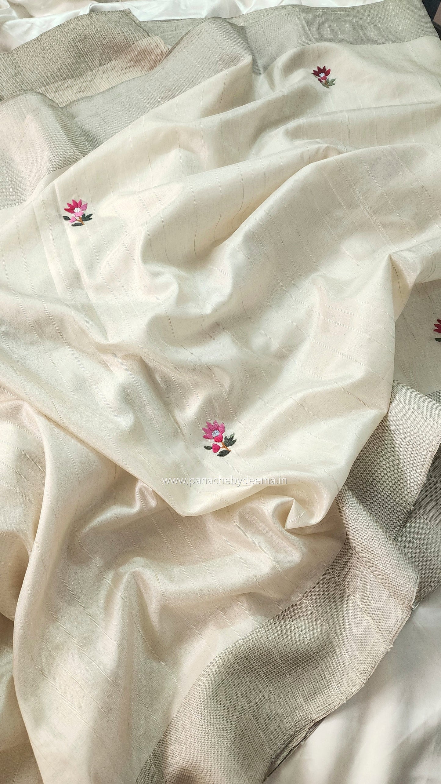 Semi tussar with hand embroidery | Off- white | HE2