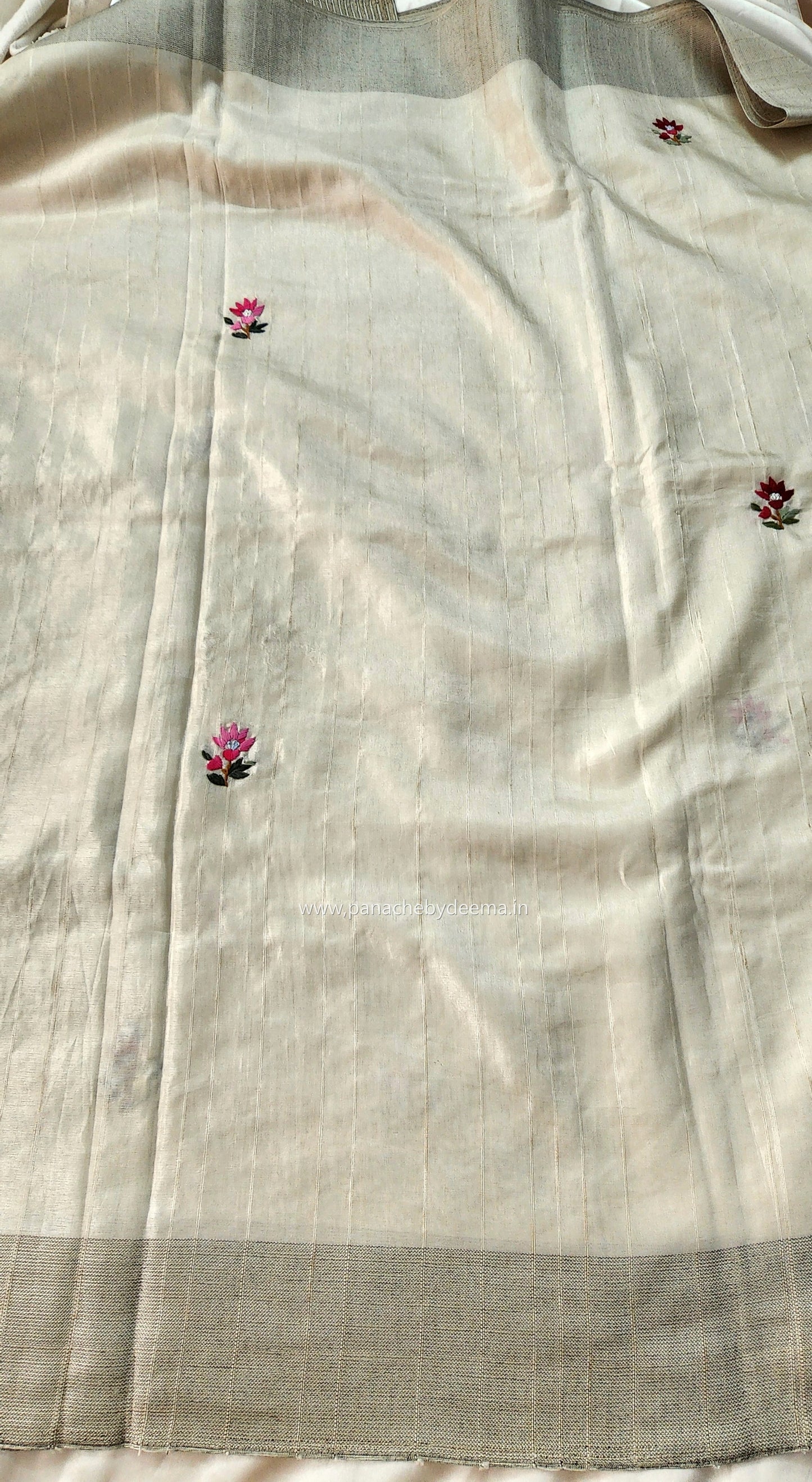 Semi tussar with hand embroidery | Off- white | HE2