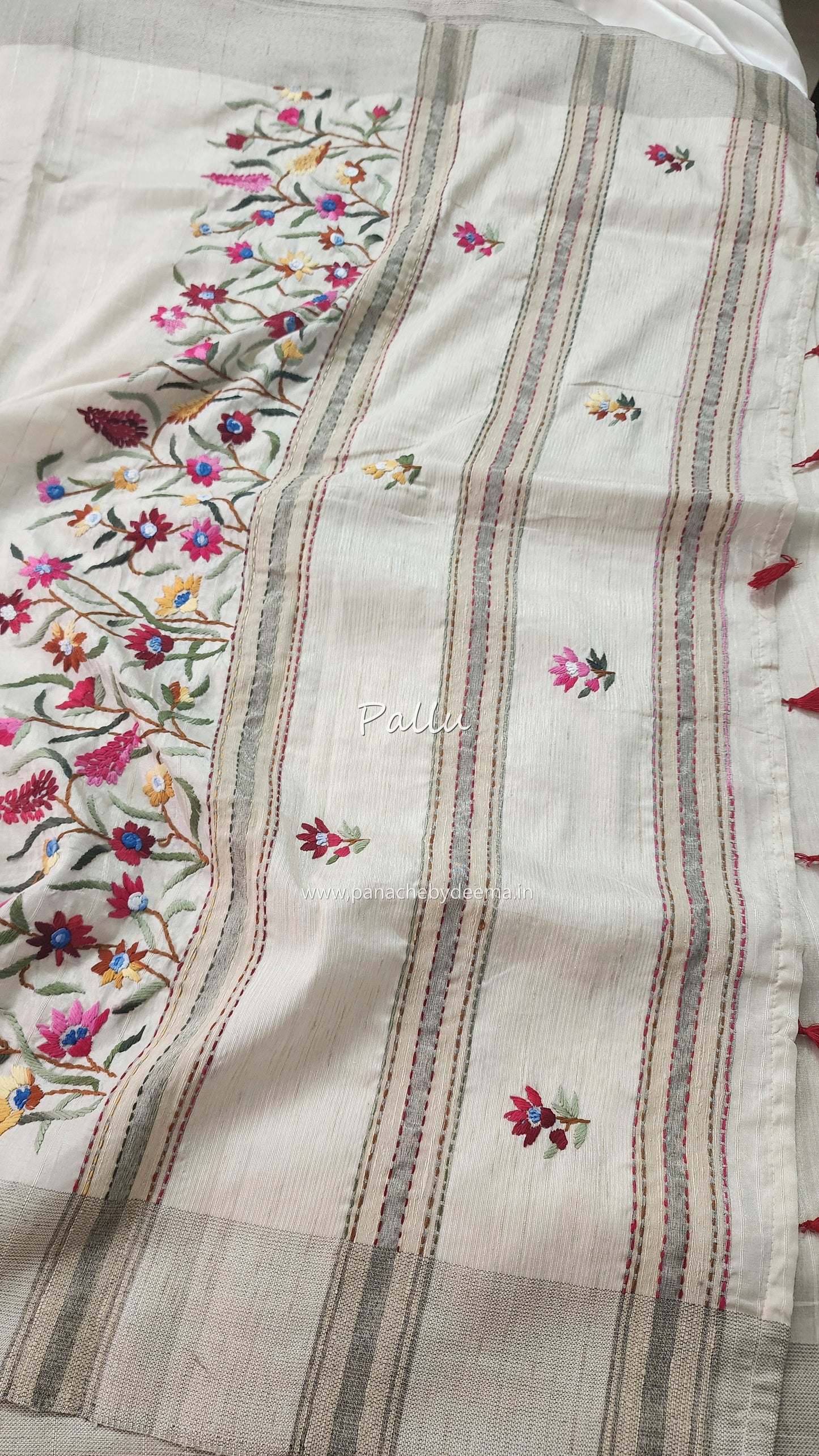 Semi tussar with hand embroidery | Off- white | HE2