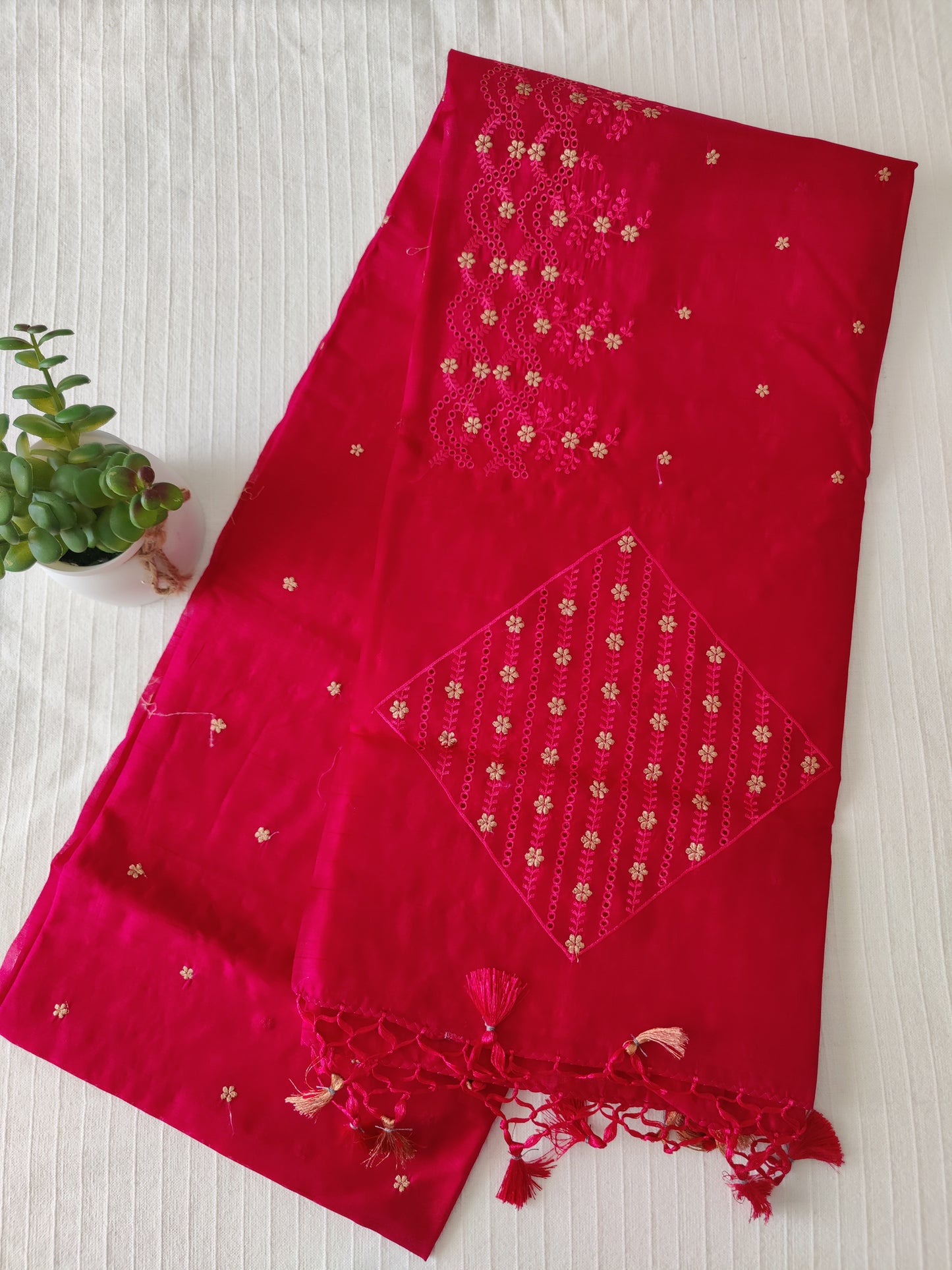 Matka silk designer saree with cut work borders and embroidery | Reddish pink | MT16